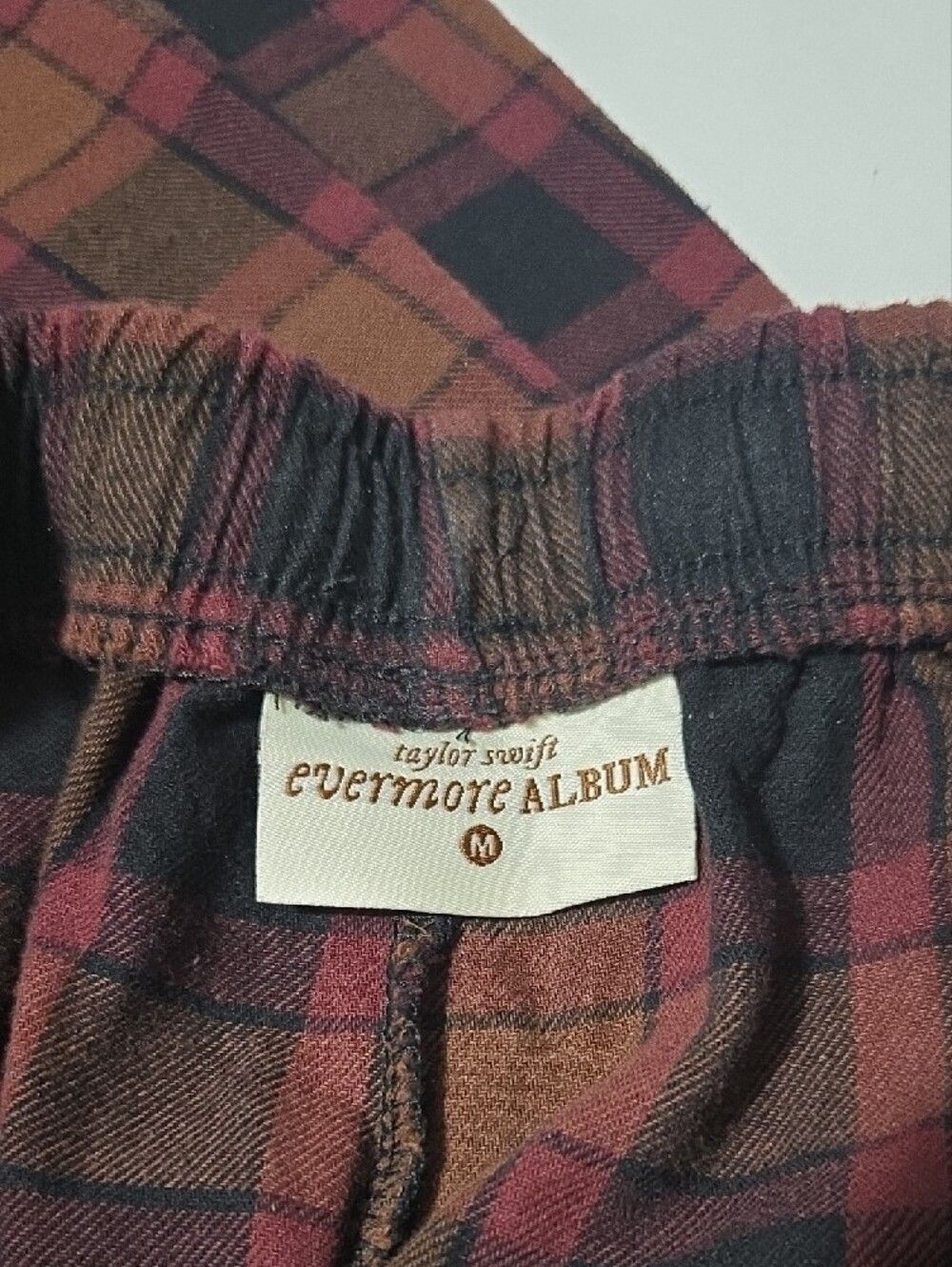Taylor Swift Evermore Pajamas Medium PJ Womens Plaid Gold Rush Lyrics TS Merch - Picture 6 of 8